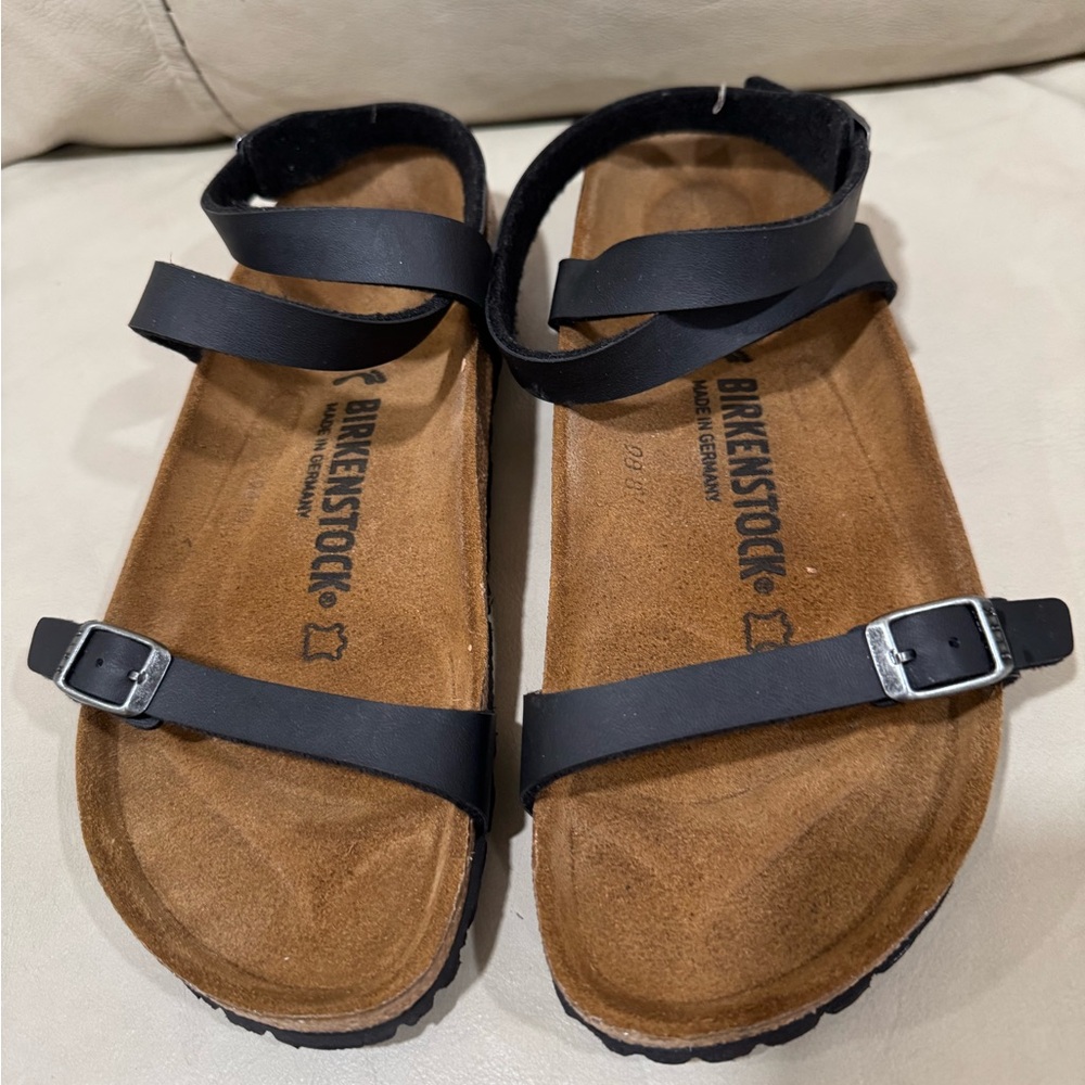 New Black Birkenstock Arizona size 39